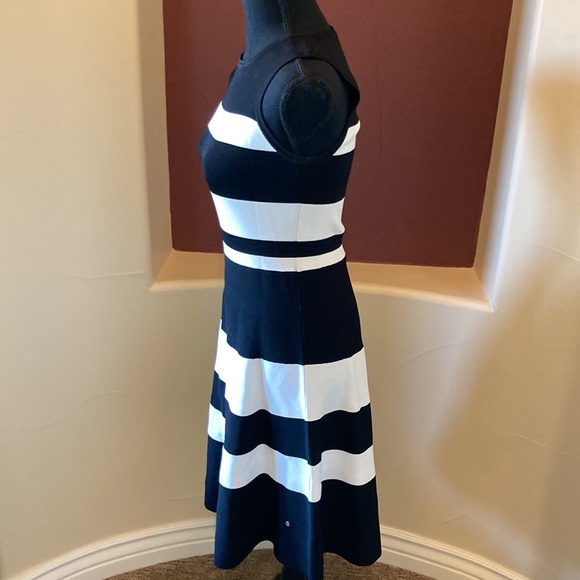 Never worn, beautiful cut!  Black and eggshell designer dress - Picture 1 of 6